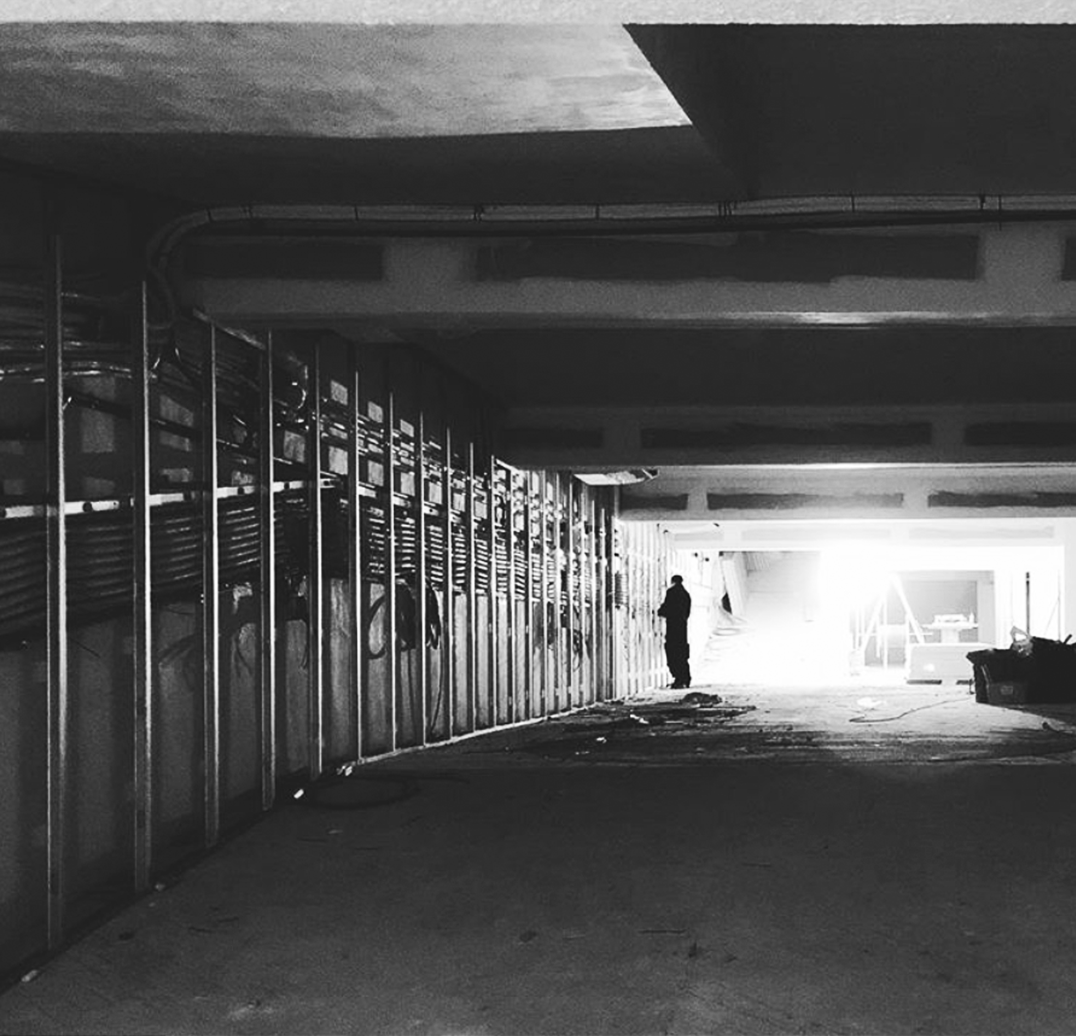 Photographie de chantier, structure brute de l'ancien parking
